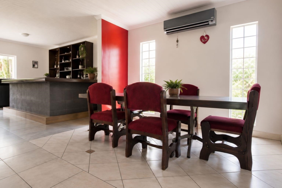 5 Bedroom Property for Sale in Ladybrand Free State